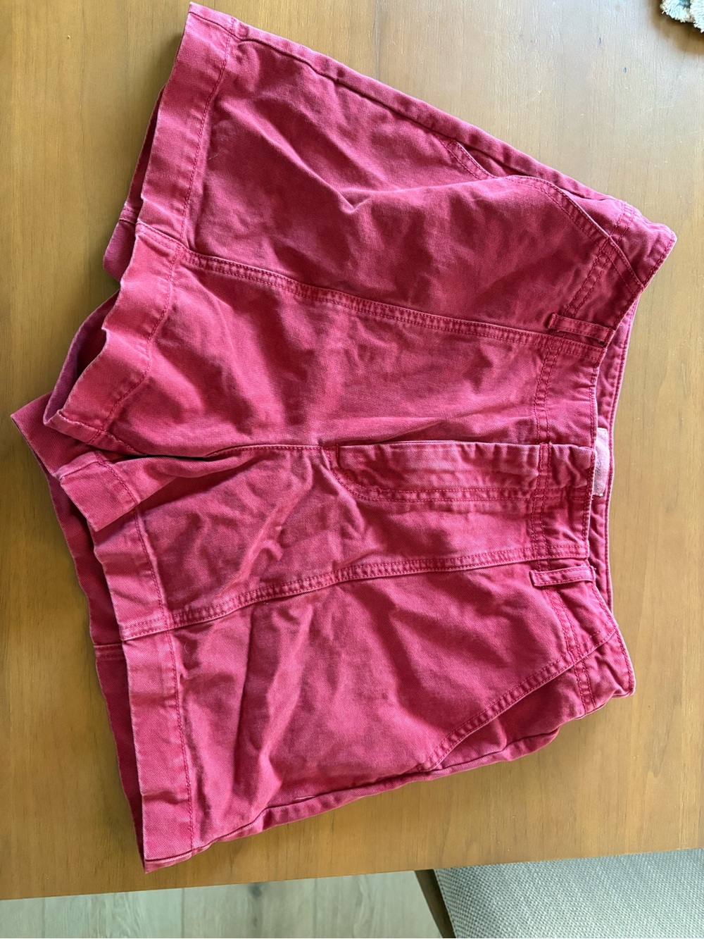 Universal Red High-Waist Casual Shorts - Picture 3 of 6